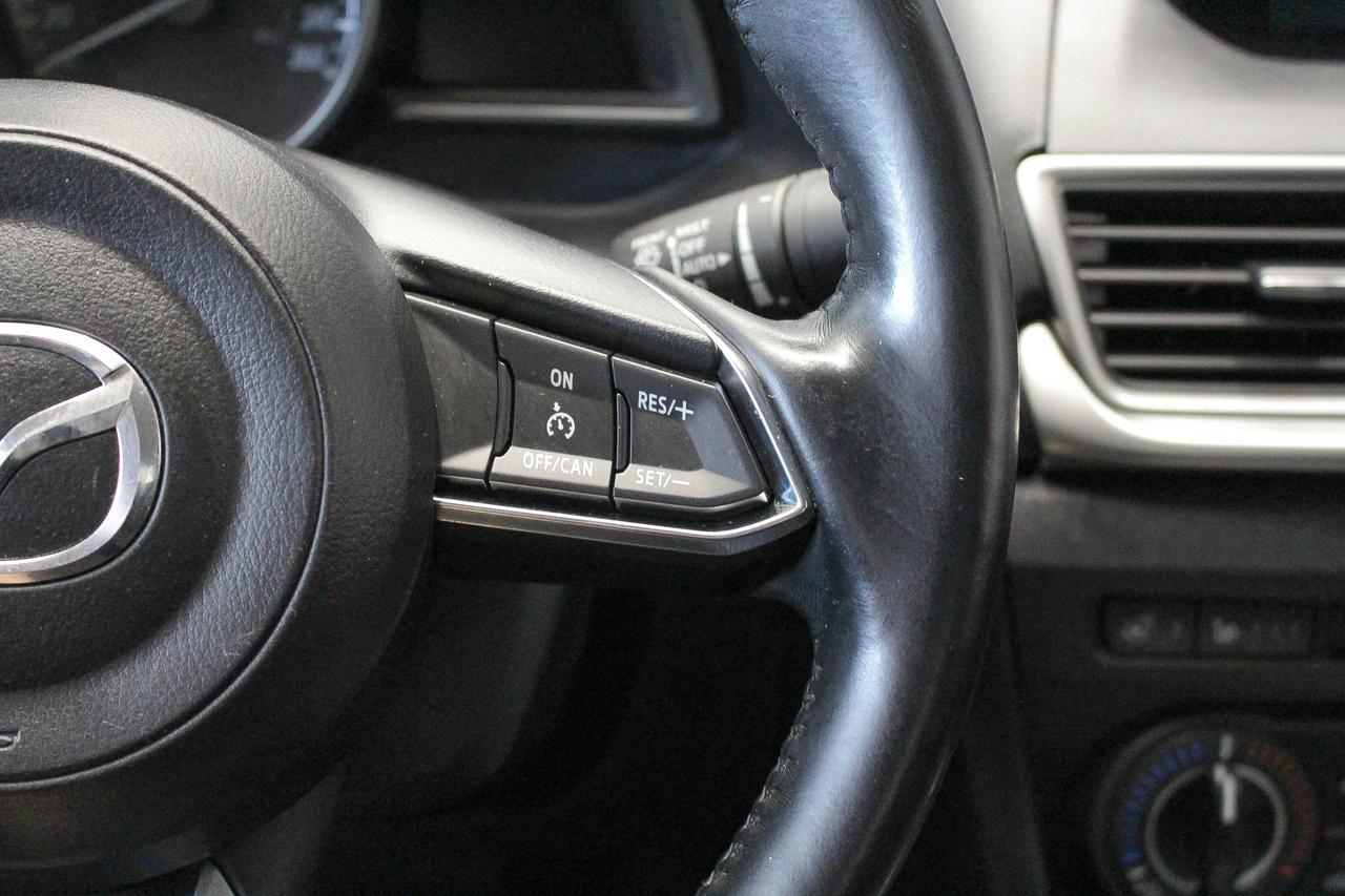 2018 Mazda MAZDA3 GS NAVIGATION - CLOTH UPHOLSTERY - HEATED FRONT SEATS/STEERING WHEEL Photo