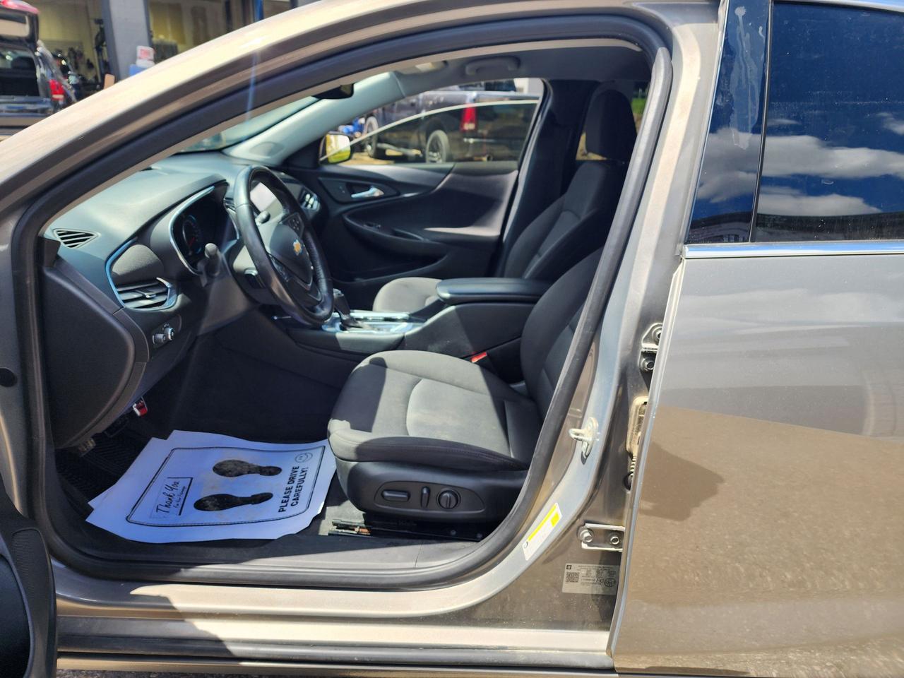 2018 Chevrolet Malibu LT l Bluetooth l Remote Start l Fuel Efficient l Photo