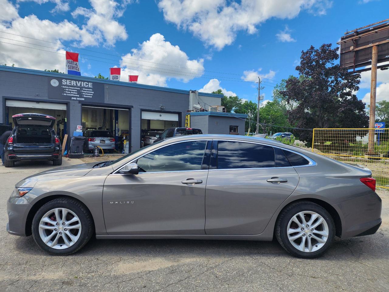 2018 Chevrolet Malibu LT l Bluetooth l Remote Start l Fuel Efficient l Photo