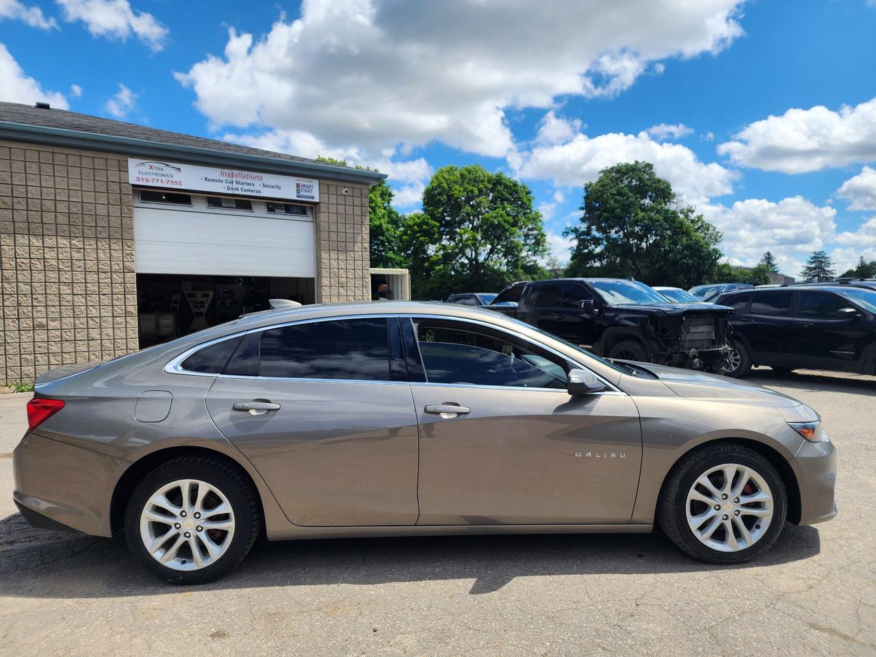 2018 Chevrolet Malibu LT l Bluetooth l Remote Start l Fuel Efficient l Photo