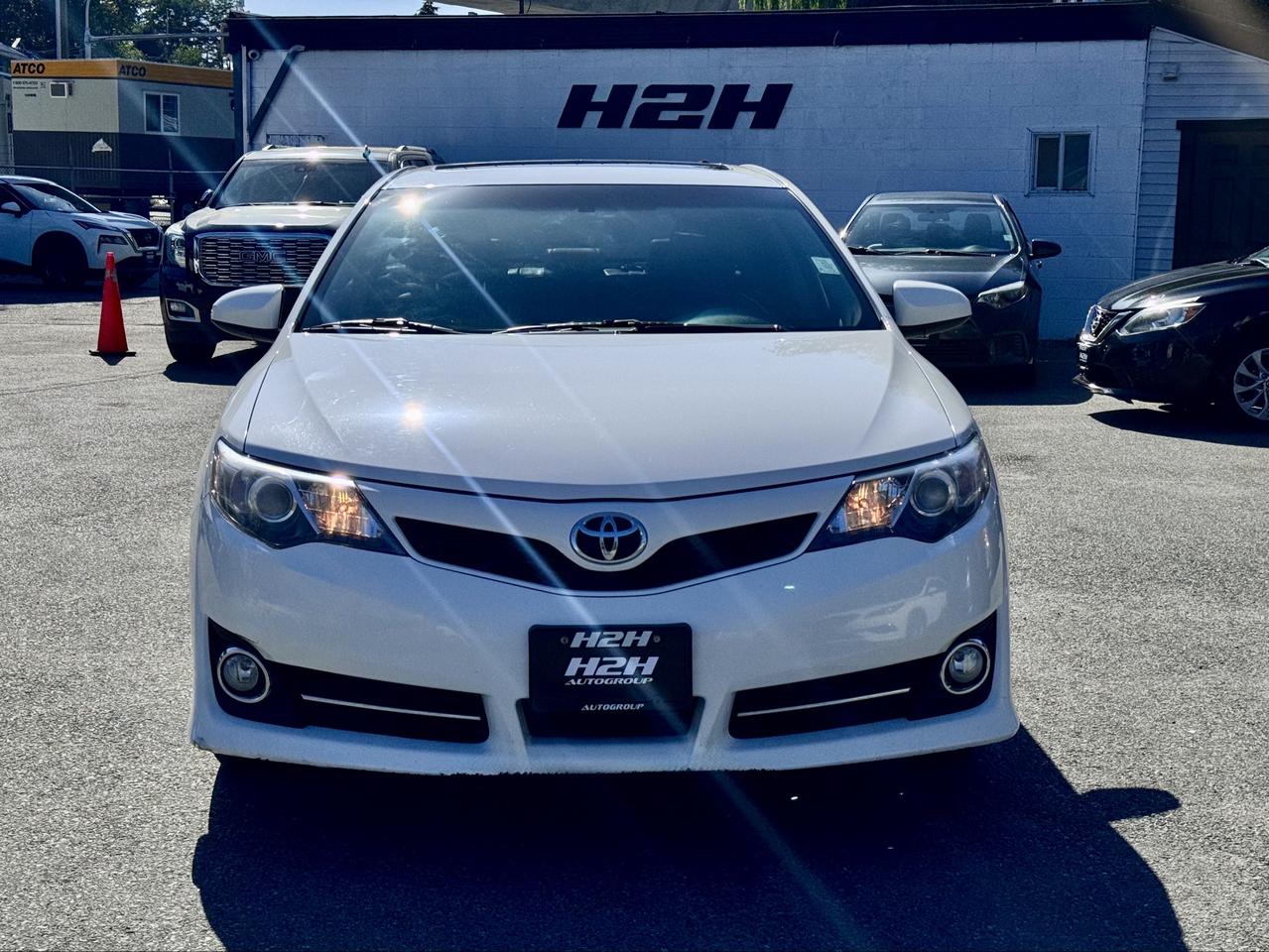 2014 Toyota Camry FINANCING AVAILABLE Photo2