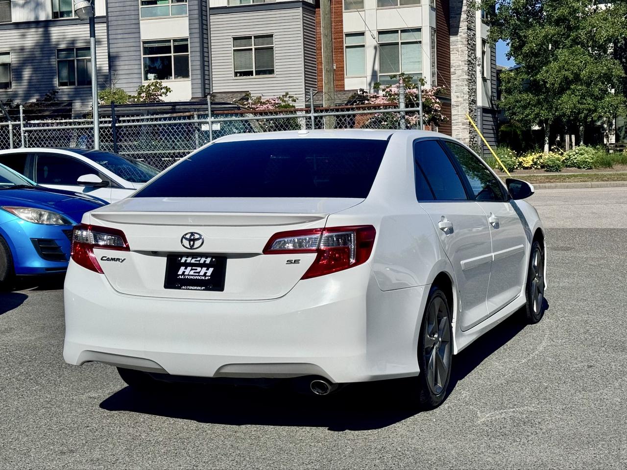 2014 Toyota Camry FINANCING AVAILABLE Photo5