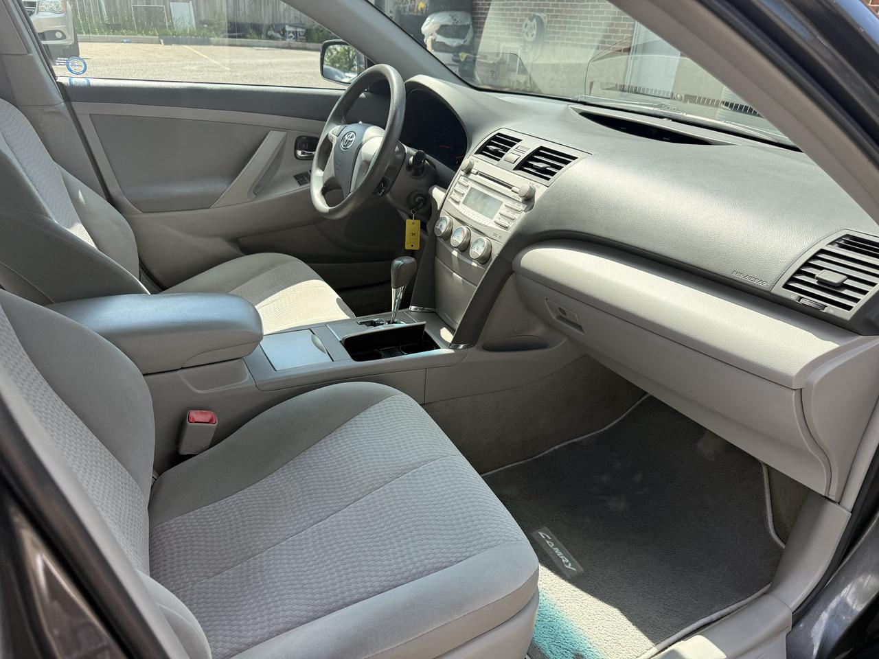 2011 Toyota Camry LE | Clean CARFAX Photo