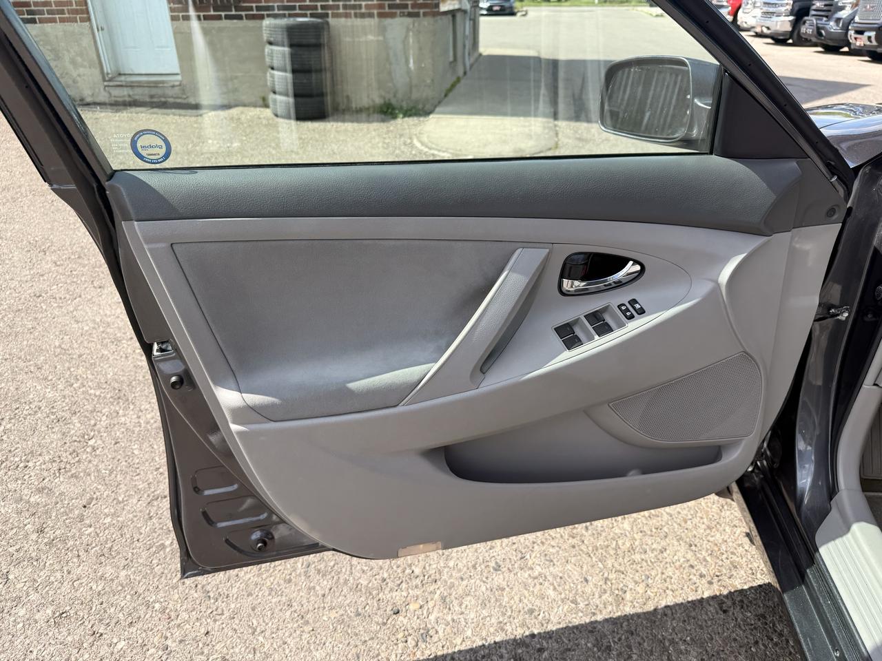 2011 Toyota Camry LE | Clean CARFAX Photo