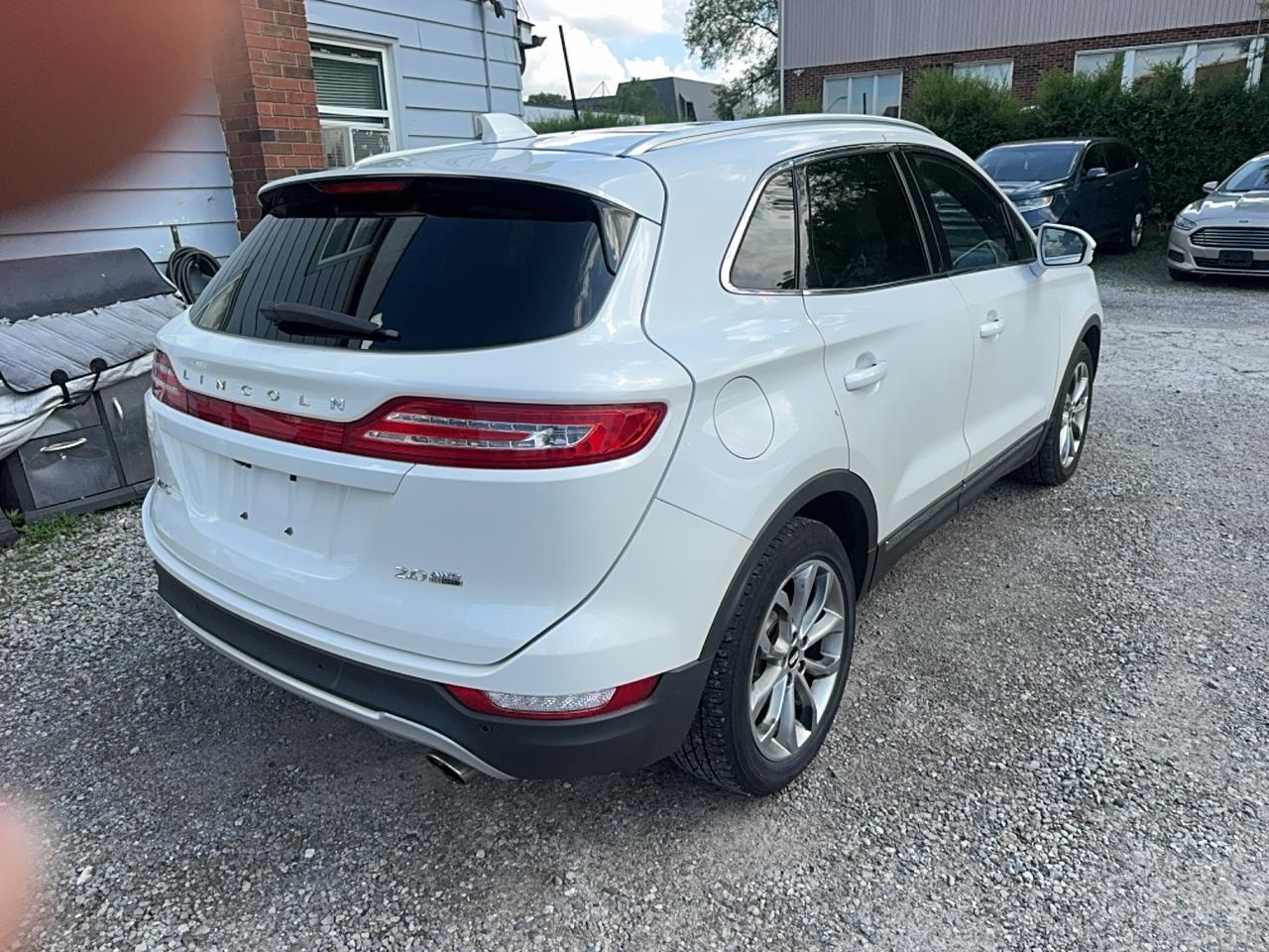 2015 Lincoln MKC Base Photo2