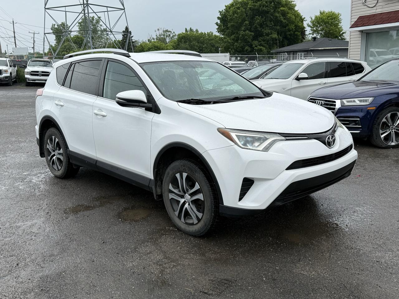 2016 Toyota RAV4 LE Photo