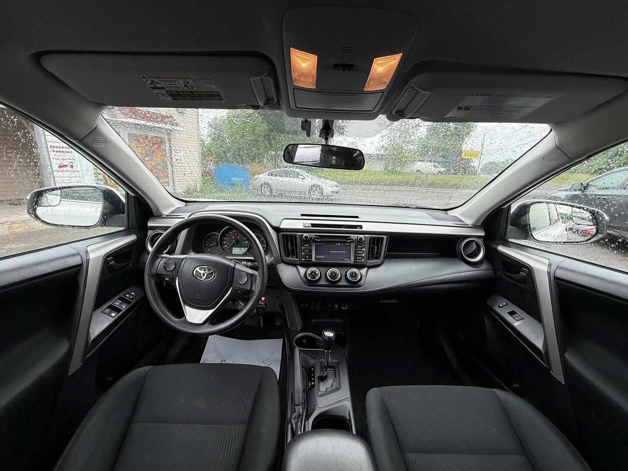 2016 Toyota RAV4 LE Photo