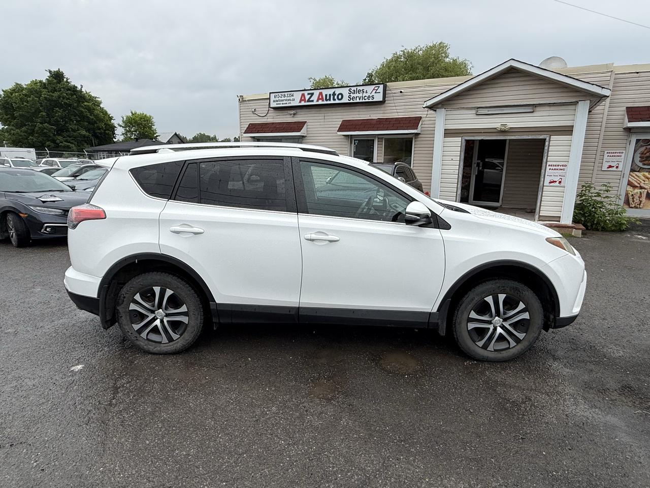 2016 Toyota RAV4 LE Photo