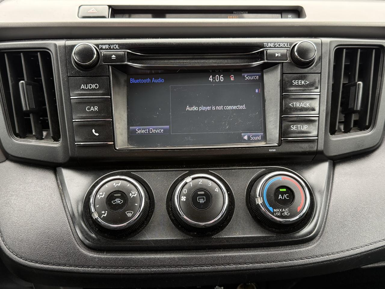 2016 Toyota RAV4 LE Photo