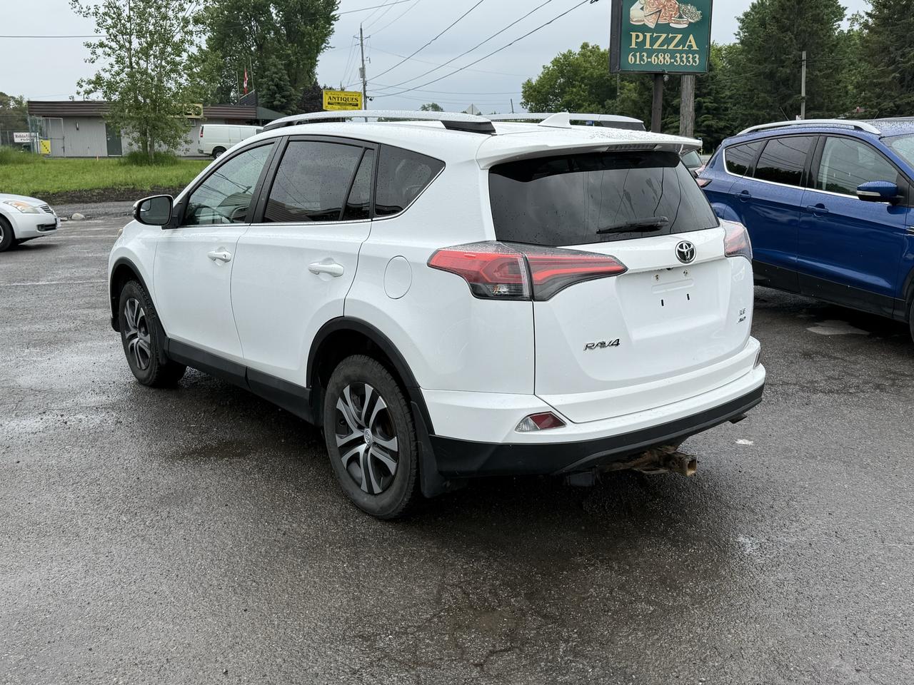 2016 Toyota RAV4 LE Photo