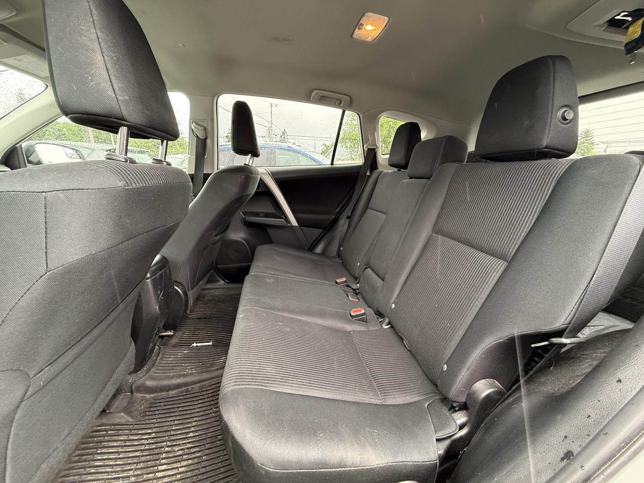 2016 Toyota RAV4 LE Photo