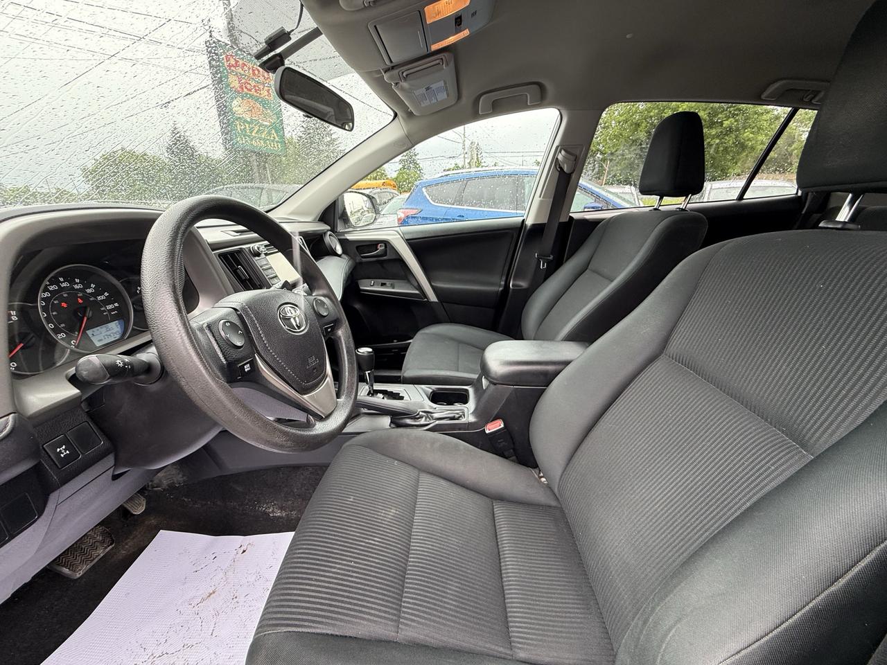 2016 Toyota RAV4 LE Photo