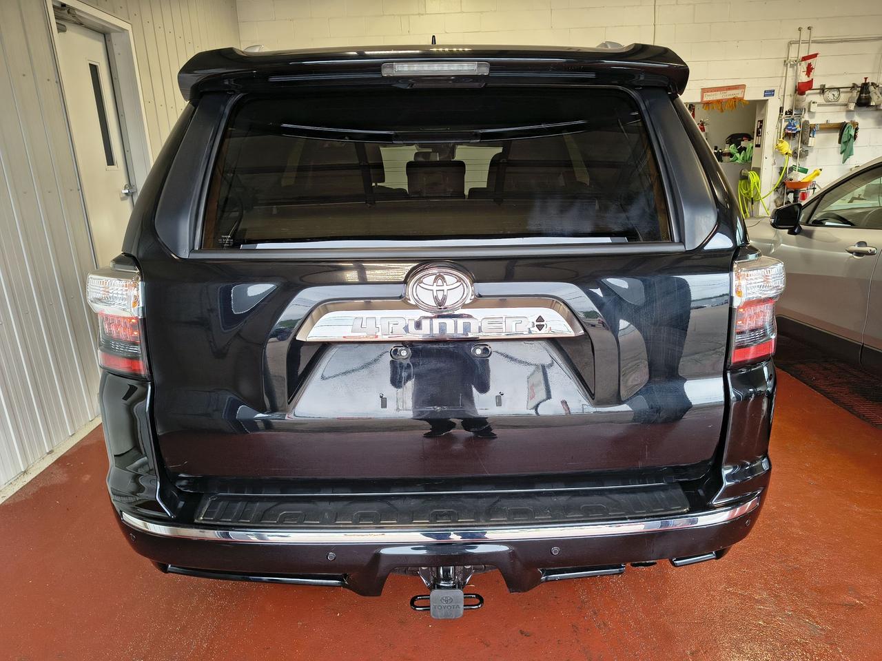 2022 Toyota 4Runner Limited Photo0