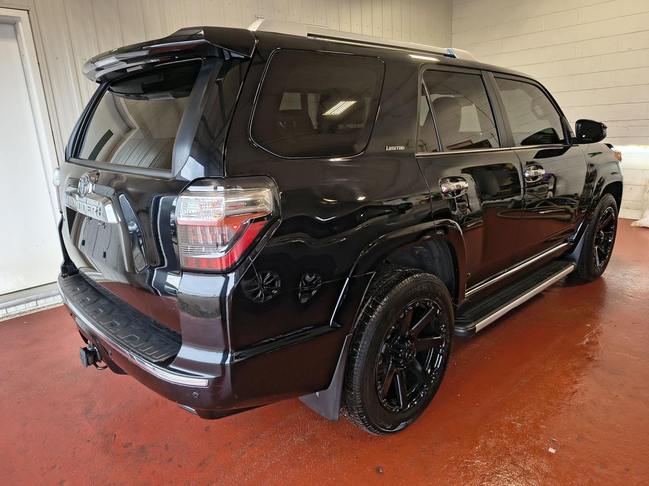 2022 Toyota 4Runner Limited Photo