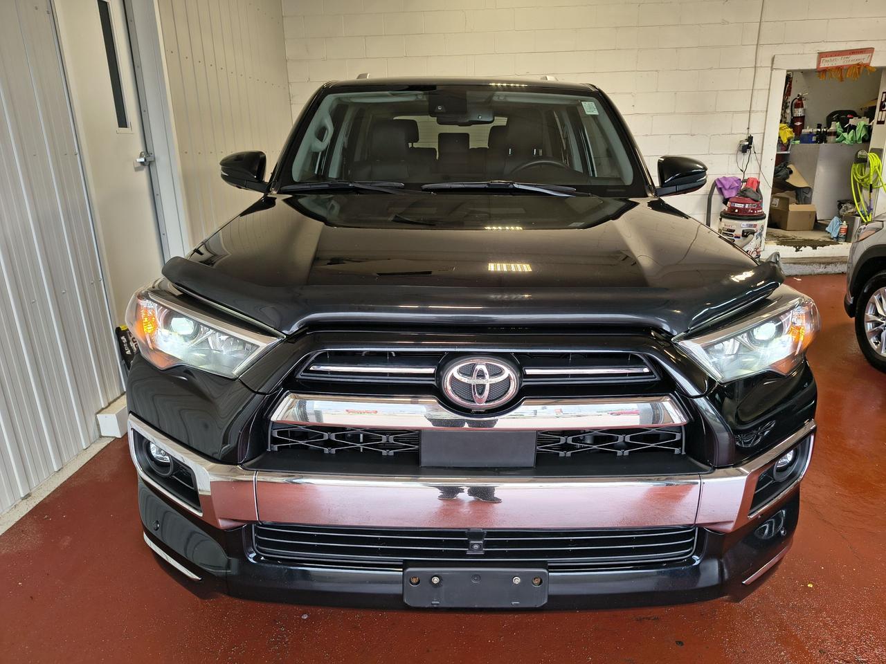 2022 Toyota 4Runner Limited Photo0
