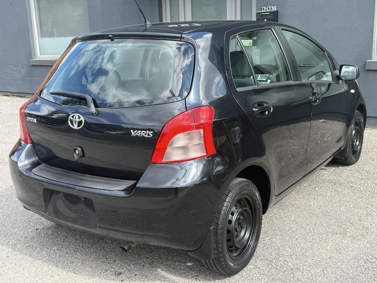 2007 Toyota Yaris LE Photo