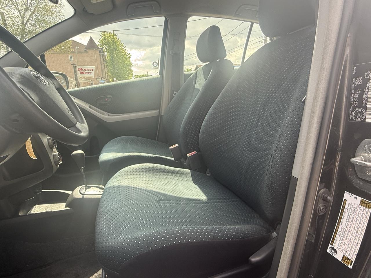 2007 Toyota Yaris LE Photo