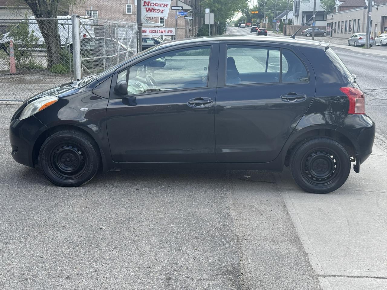 2007 Toyota Yaris LE Photo