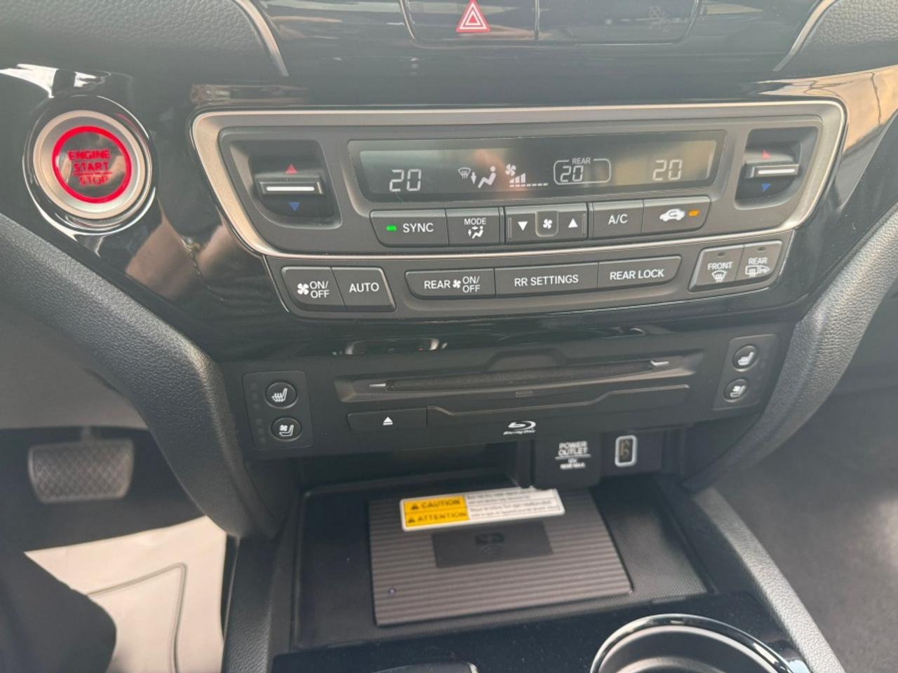 2022 Honda Pilot BLACK EDITION /AWD V6 /LEATHER /NAVIGATION /7-SEAT Photo