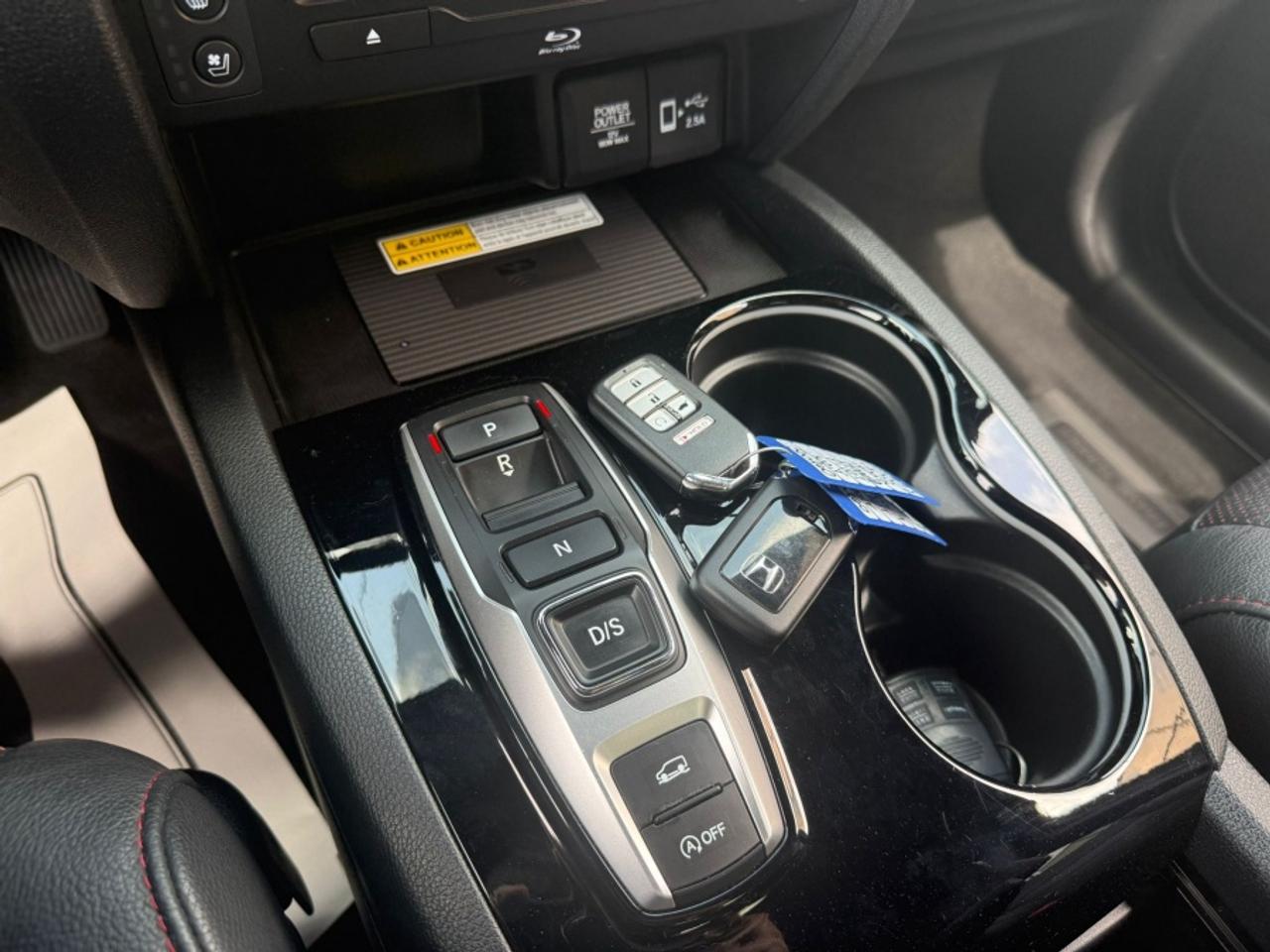 2022 Honda Pilot BLACK EDITION /AWD V6 /LEATHER /NAVIGATION /7-SEAT Photo