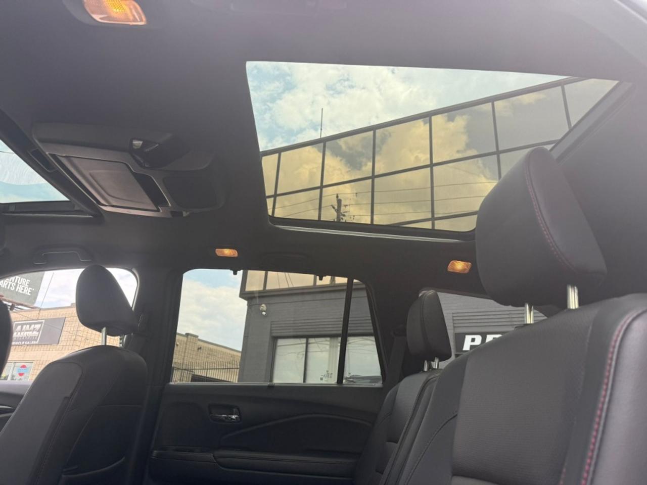 2022 Honda Pilot BLACK EDITION /AWD V6 /LEATHER /NAVIGATION /7-SEAT - Photo #20
