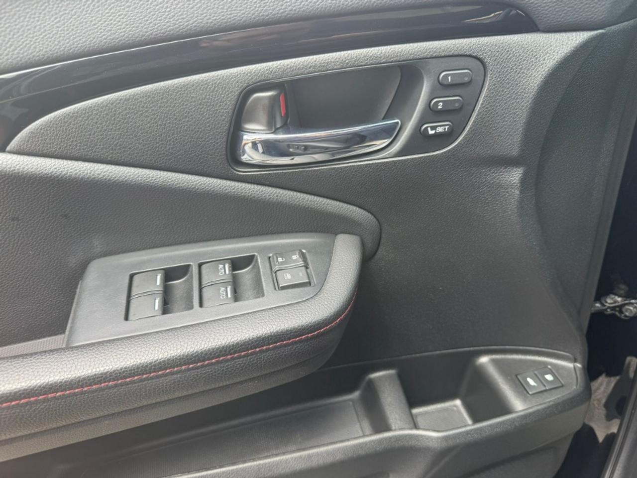 2022 Honda Pilot BLACK EDITION /AWD V6 /LEATHER /NAVIGATION /7-SEAT - Photo #25
