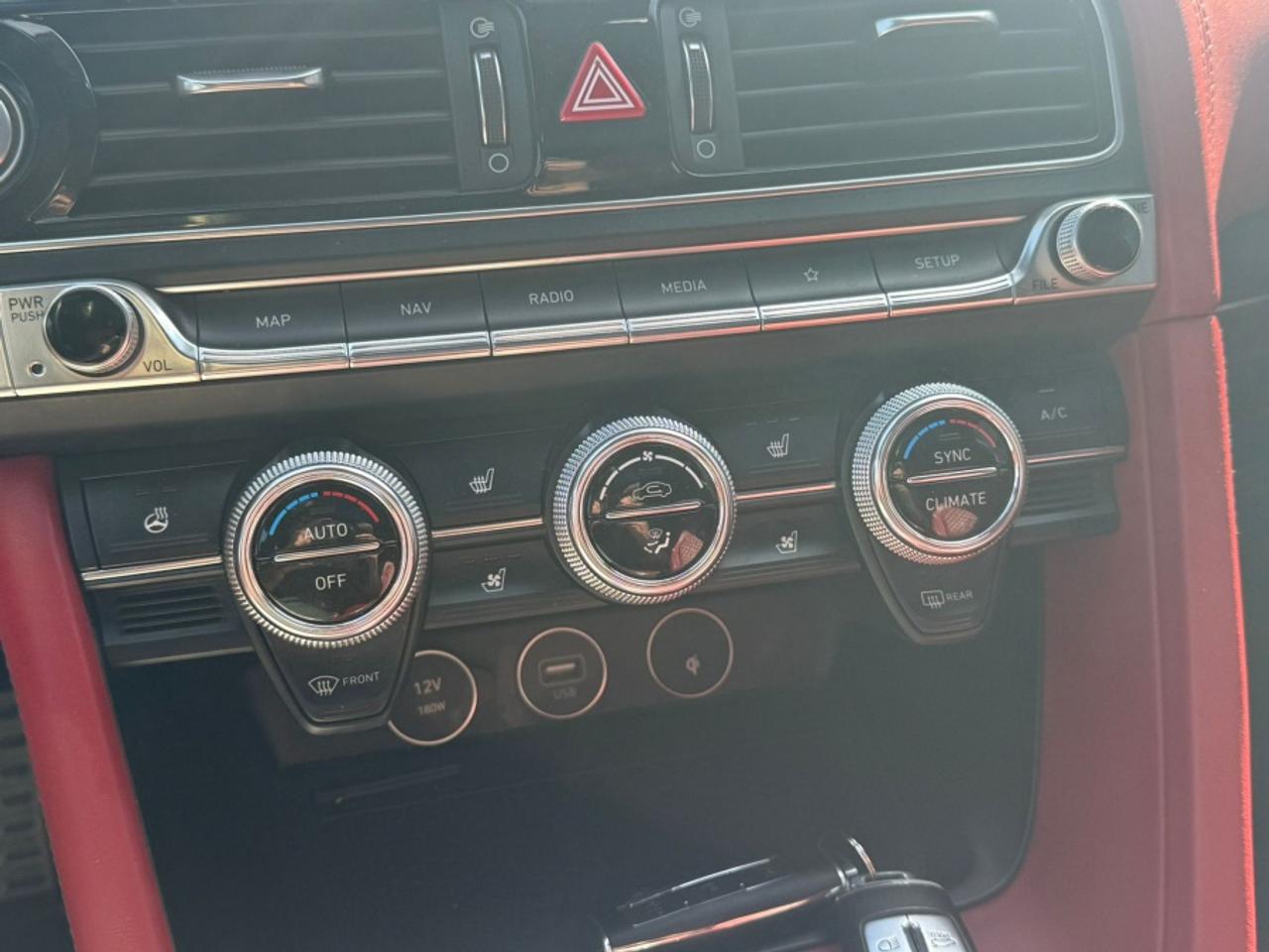 2022 Genesis G70 3.3T SPORT /AWD /HUD /SUNROOF Photo