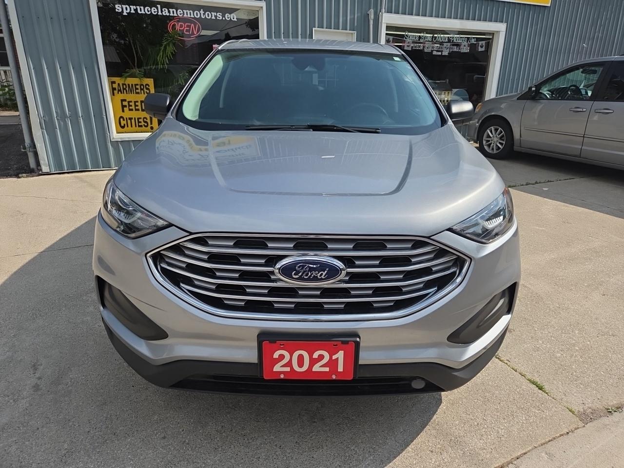 2021 Ford Edge SE Photo