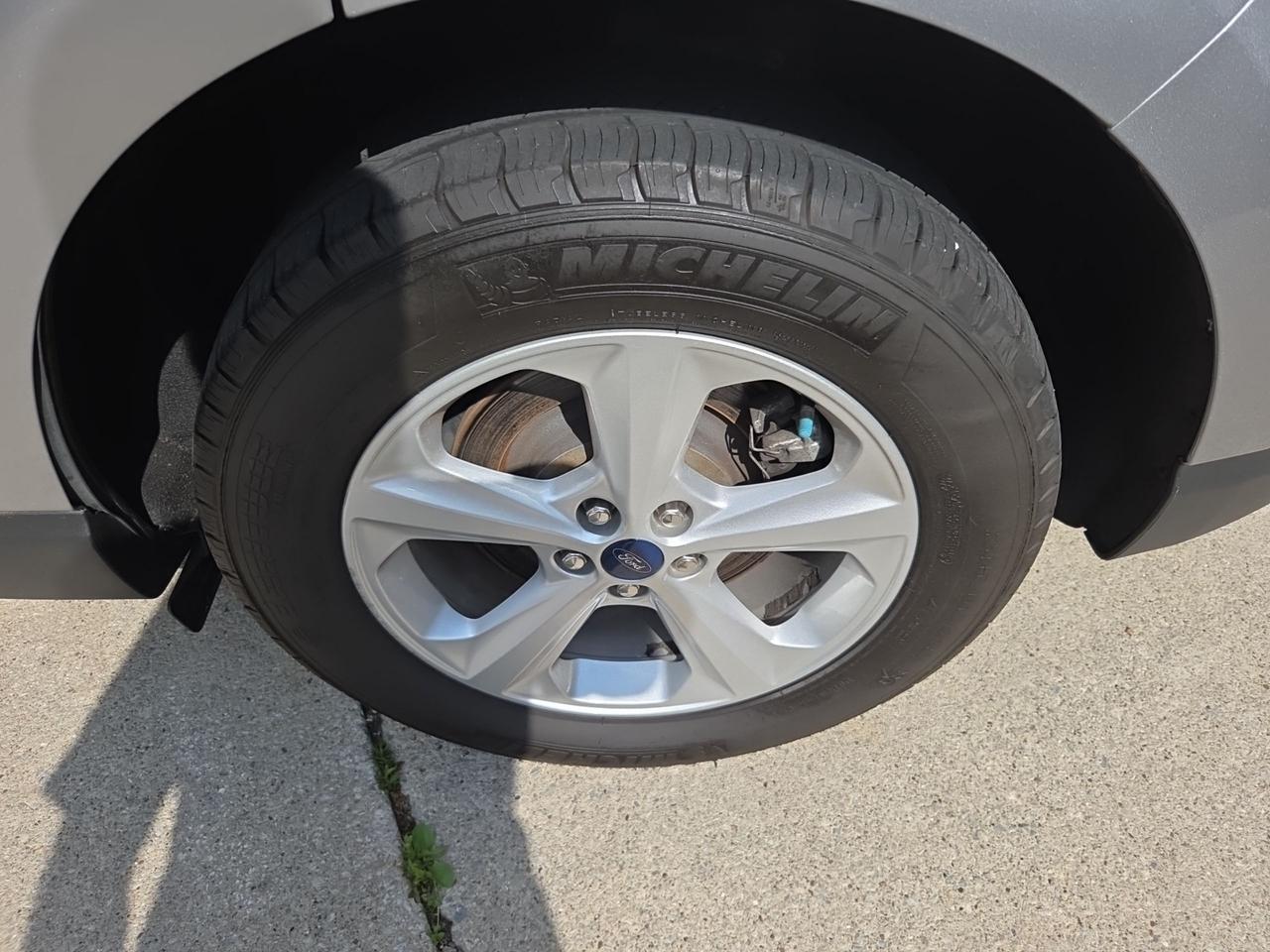 2021 Ford Edge SE Photo