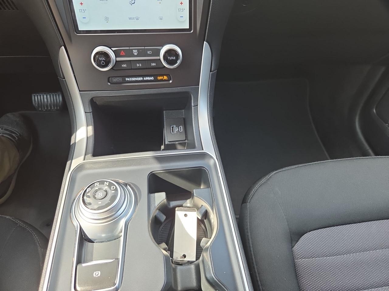 2021 Ford Edge SE Photo
