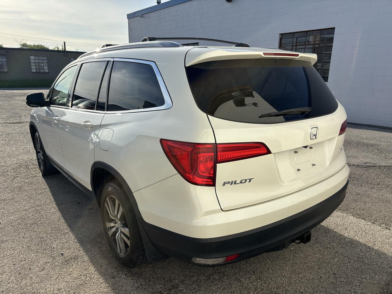 2017 Honda Pilot EX-L Photo