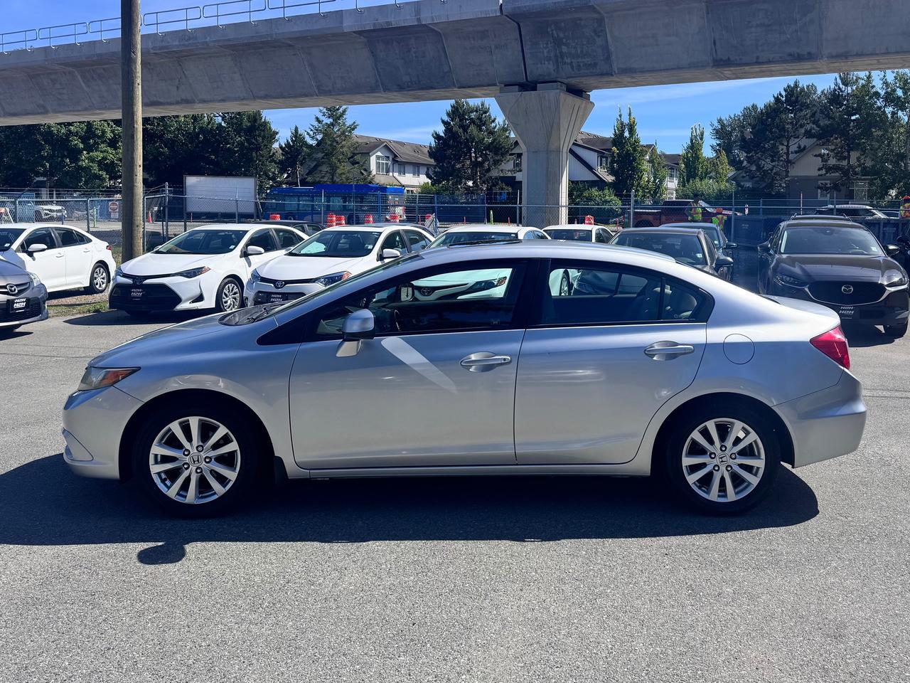 2012 Honda Civic FINANCING AVAILABLE Photo8