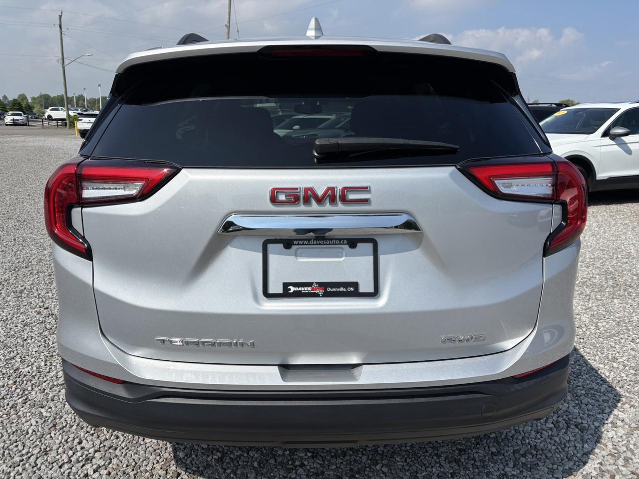 2022 GMC Terrain SLE ~CLEAN CARFAX~ALLOYS~CARPLAY~ Photo3