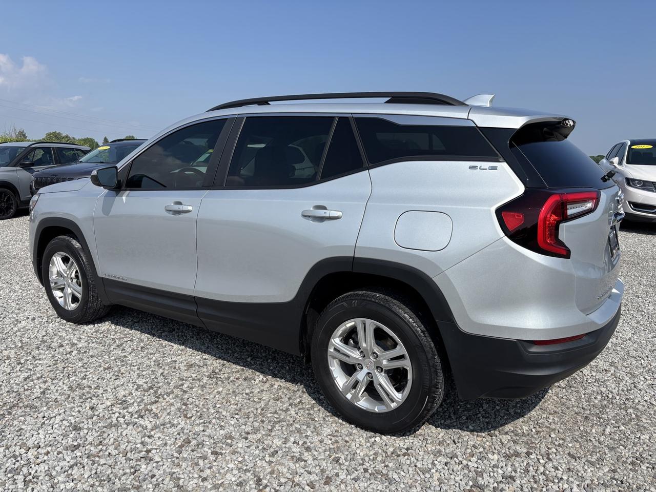 2022 GMC Terrain SLE ~CLEAN CARFAX~ALLOYS~CARPLAY~ Photo