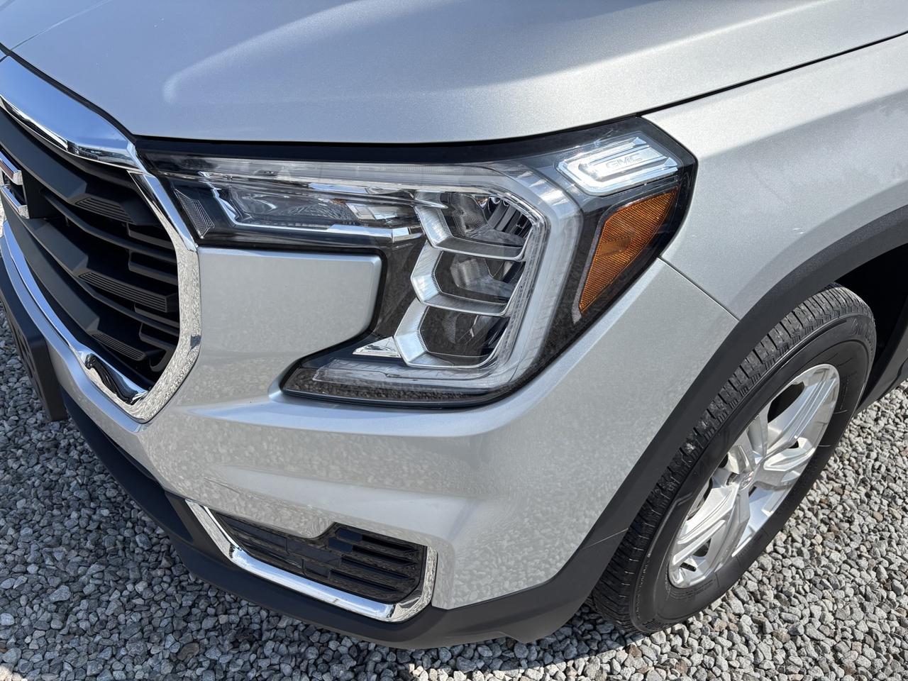 2022 GMC Terrain SLE ~CLEAN CARFAX~ALLOYS~CARPLAY~ Photo