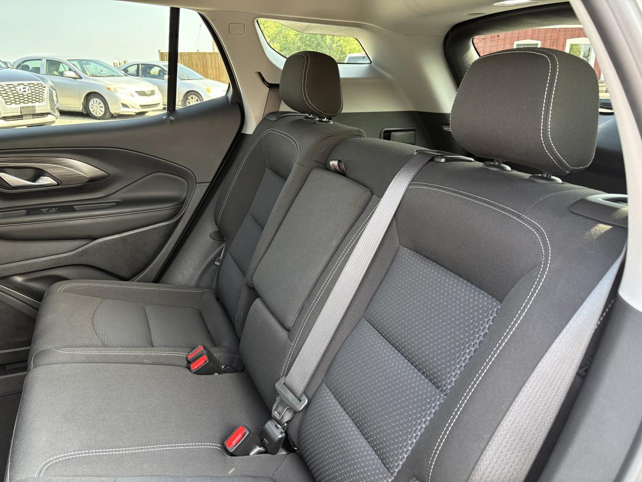 2022 GMC Terrain SLE ~CLEAN CARFAX~ALLOYS~CARPLAY~ Photo