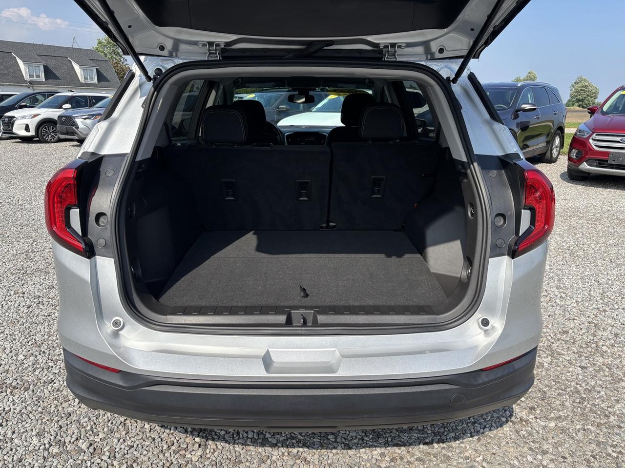 2022 GMC Terrain SLE ~CLEAN CARFAX~ALLOYS~CARPLAY~ Photo