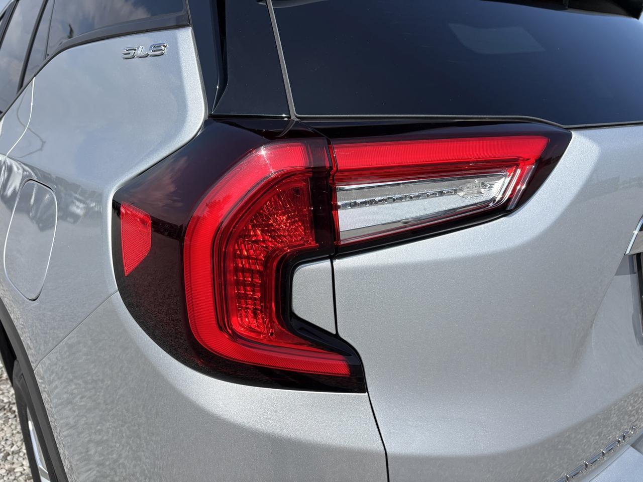 2022 GMC Terrain SLE ~CLEAN CARFAX~ALLOYS~CARPLAY~ Photo