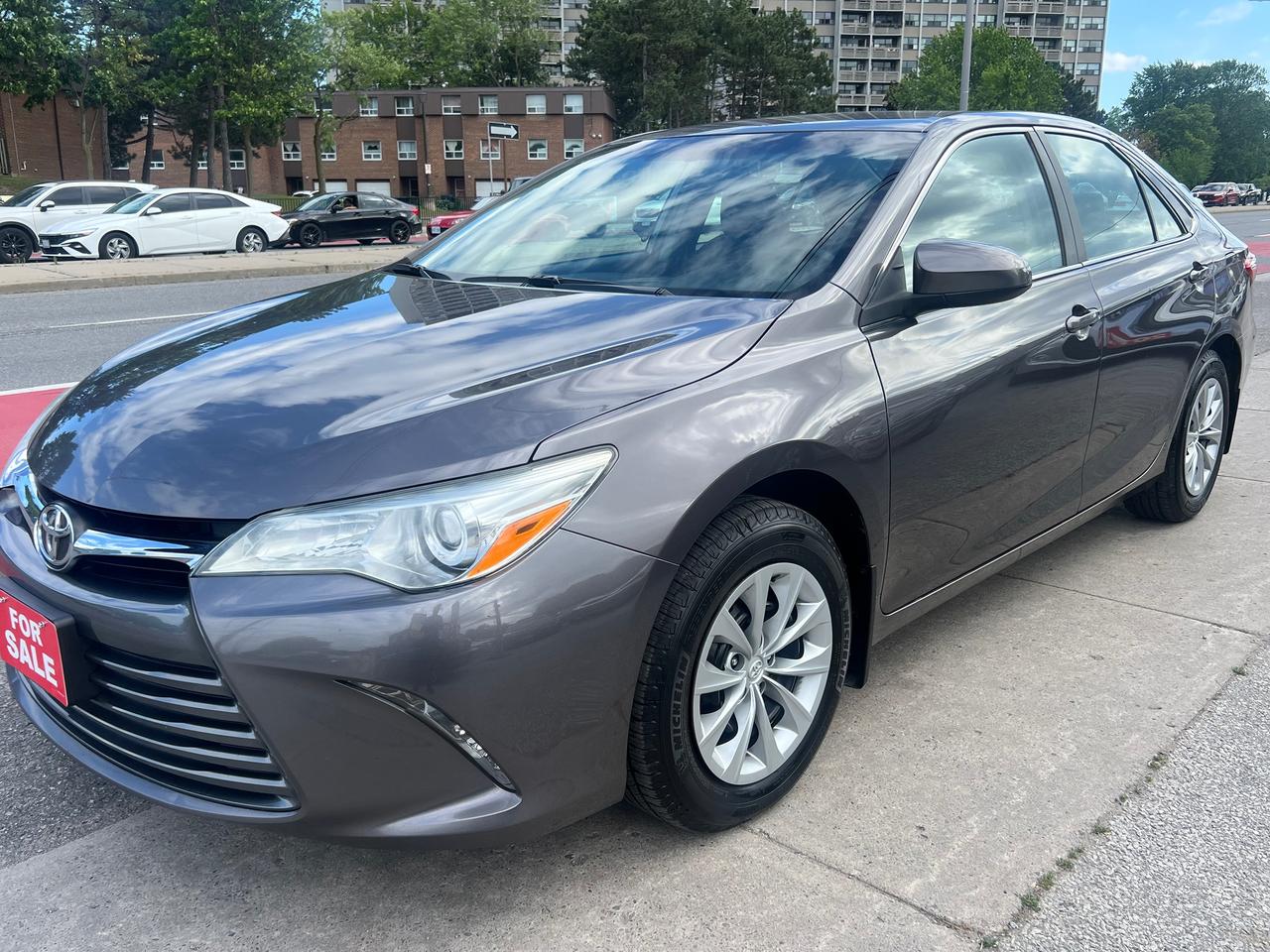 2015 Toyota Camry EXTRA CLEAN-BACK CAM- BLUETOOTH & MORE Photo