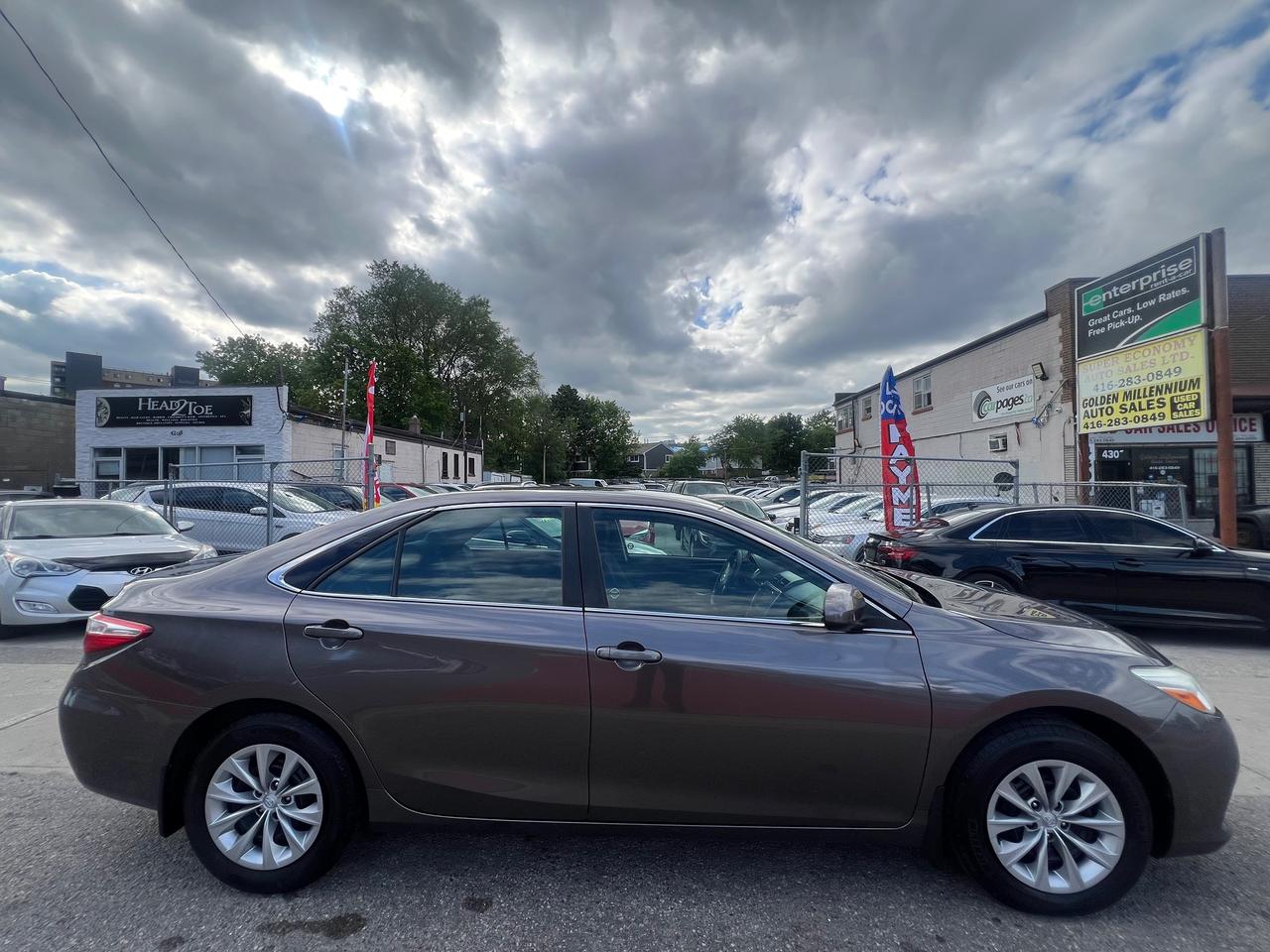 2015 Toyota Camry EXTRA CLEAN-BACK CAM- BLUETOOTH & MORE Photo