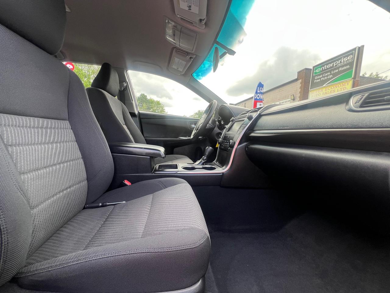 2015 Toyota Camry EXTRA CLEAN-BACK CAM- BLUETOOTH & MORE Photo