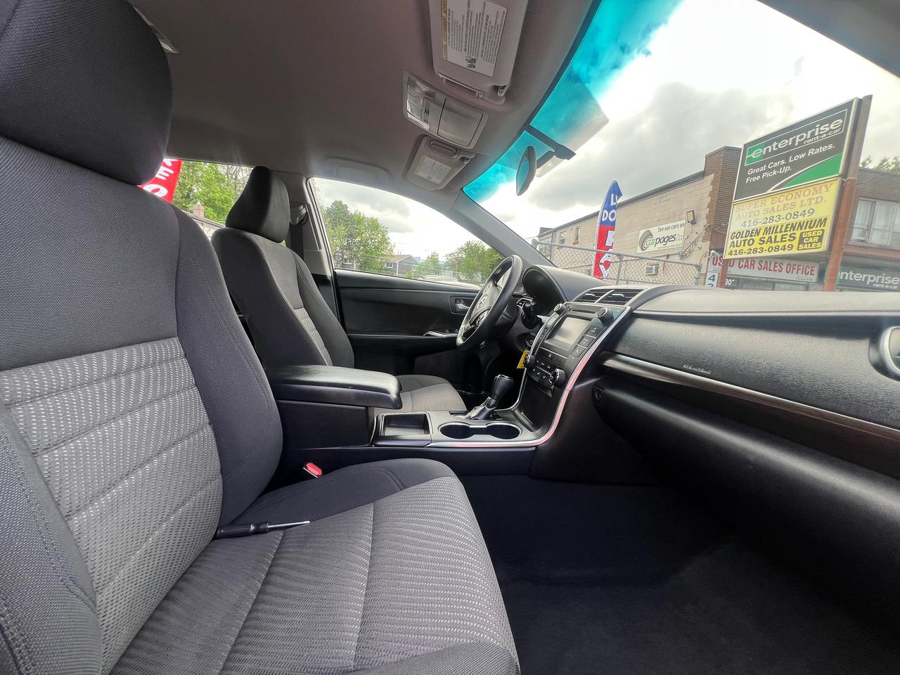 2015 Toyota Camry EXTRA CLEAN-BACK CAM- BLUETOOTH & MORE Photo
