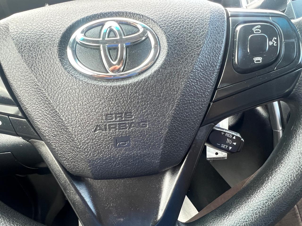 2015 Toyota Camry EXTRA CLEAN-BACK CAM- BLUETOOTH & MORE Photo