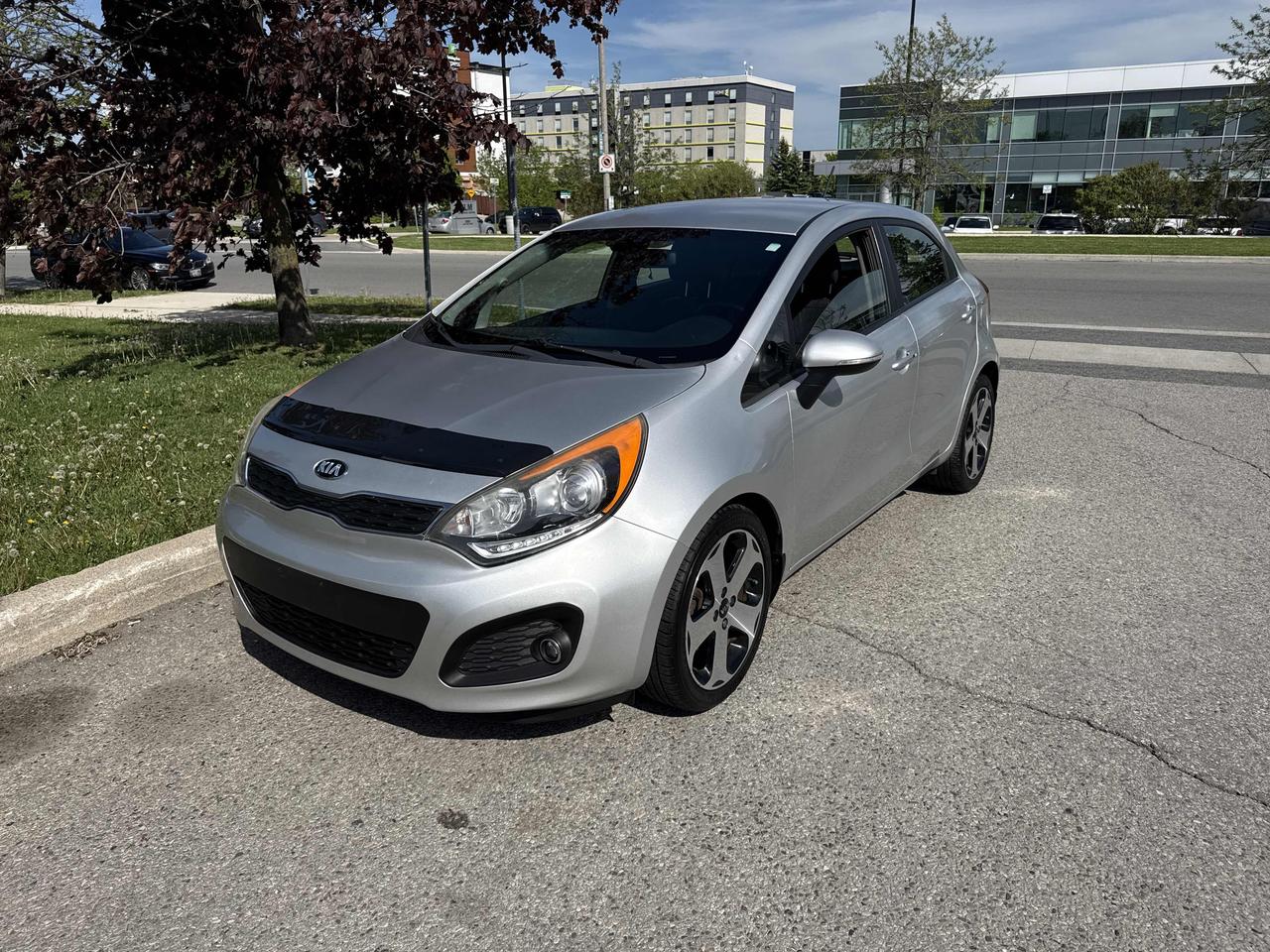 2014 Kia Rio SX HATCHBACK, LEATHER, HEATED SEATS & STR WHEEL! Photo