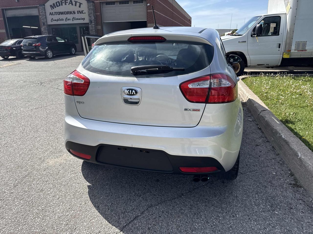 2014 Kia Rio SX HATCHBACK, LEATHER, HEATED SEATS & STR WHEEL! Photo