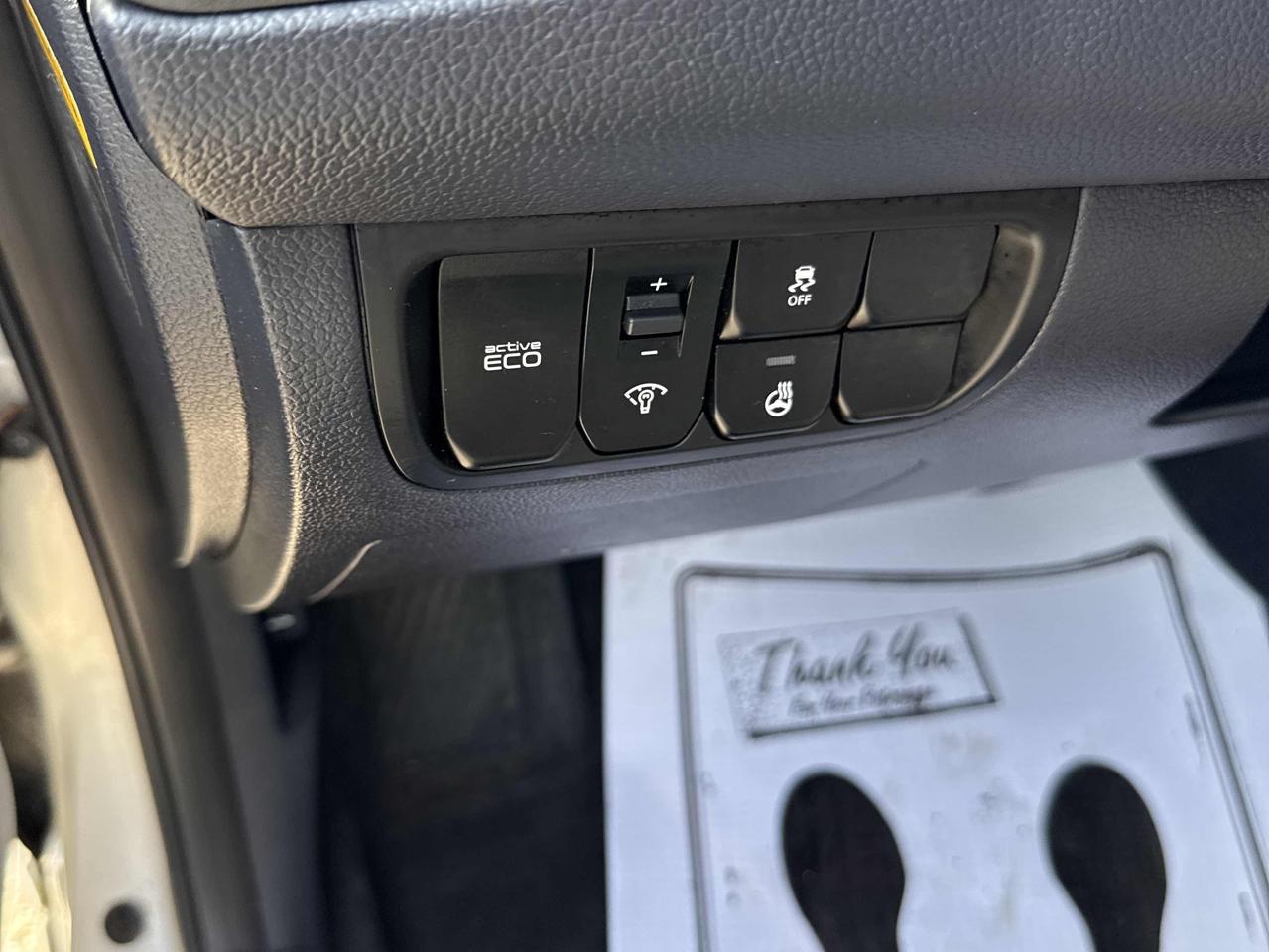 2014 Kia Rio SX HATCHBACK, LEATHER, HEATED SEATS & STR WHEEL! - Photo #21