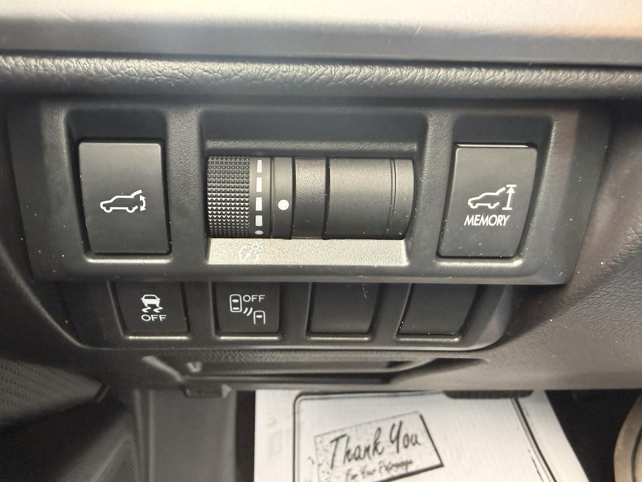2015 Subaru Outback 5dr Wgn CVT 2.5i w/Limited & Tech Pkg Photo