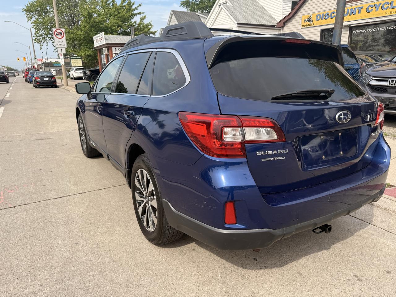 2015 Subaru Outback 5dr Wgn CVT 2.5i w/Limited & Tech Pkg Photo