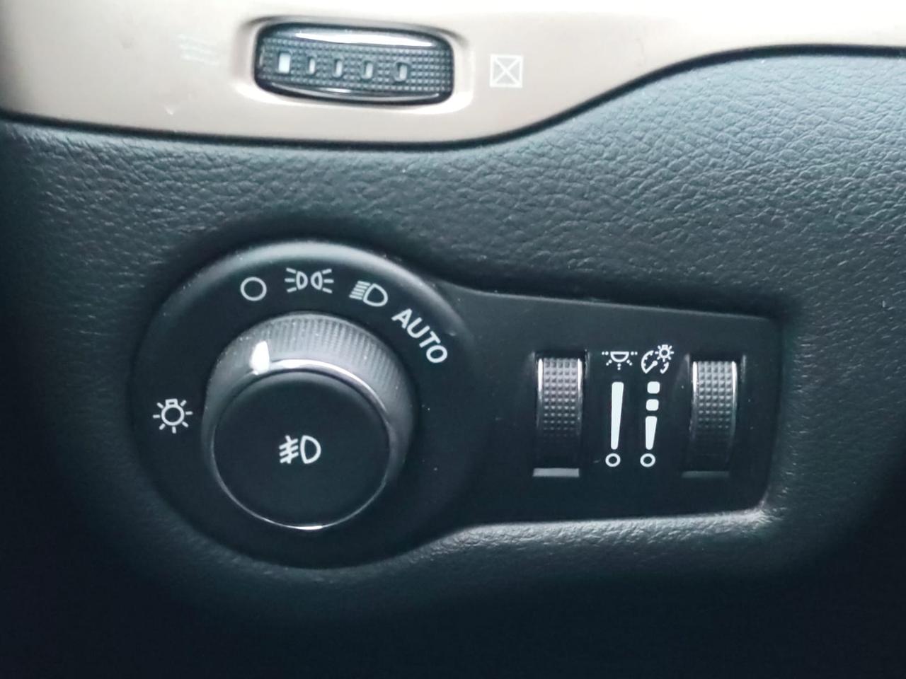 2015 Jeep Cherokee Limited - Photo #20