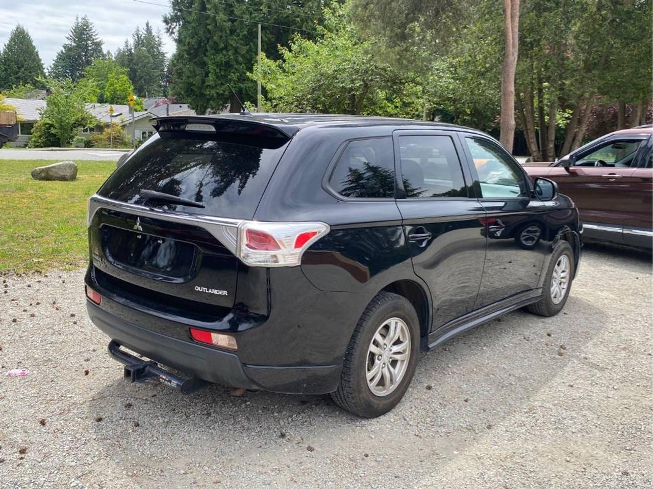 2014 Mitsubishi Outlander ES Photo